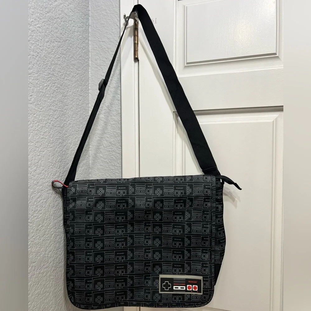 Nintendo Rare Retro Controller Pattern Laptop Messenger Bag
